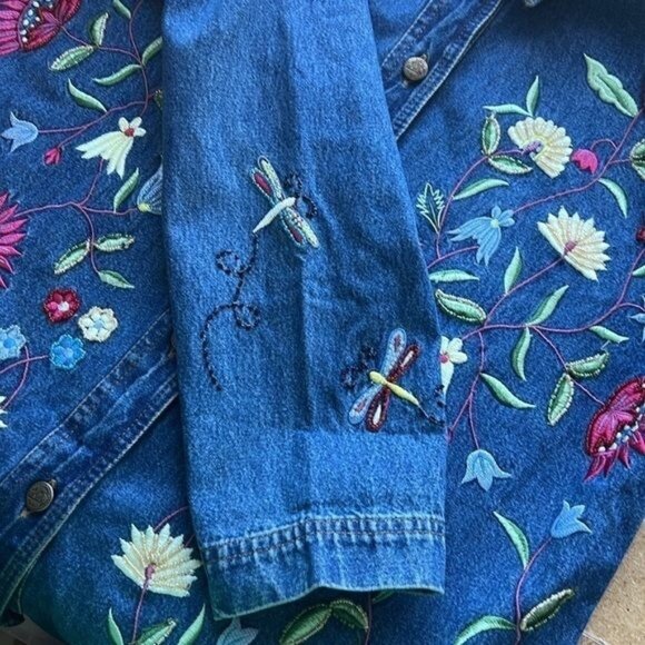 The Quacker Factory Embroidered Denim Jacket Floral & Butterfly Design Size M - Picture 7 of 14